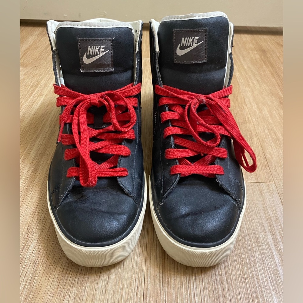 Nike White and Red Men's High-Top Sneakers